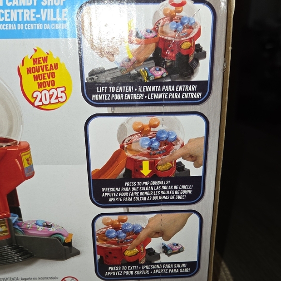 2025 Hot Wheels City Downtown Candy Shop Playset Toy Car Track Set NEW & SEALED - Picture 5 of 11